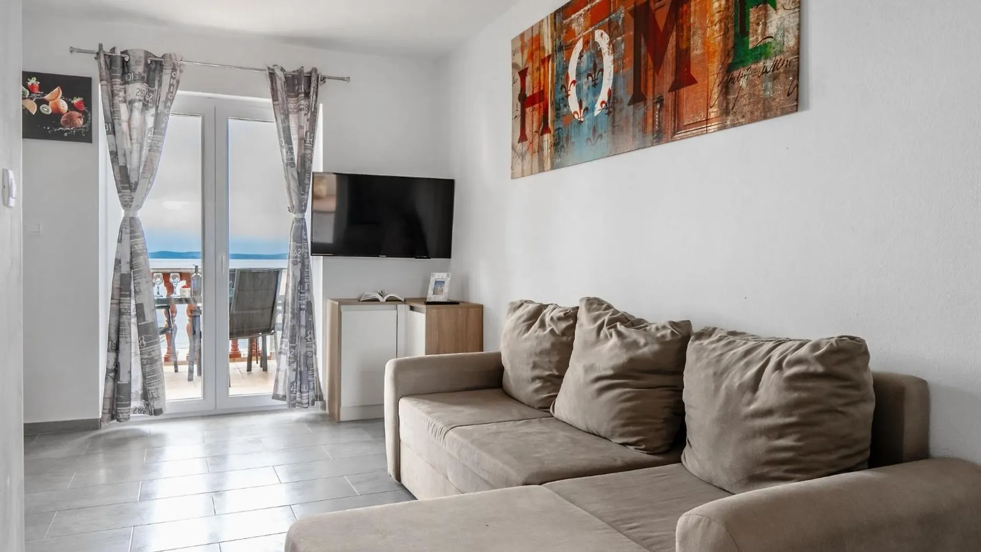 Family Friendly Seaside Apartments Vir - 22115