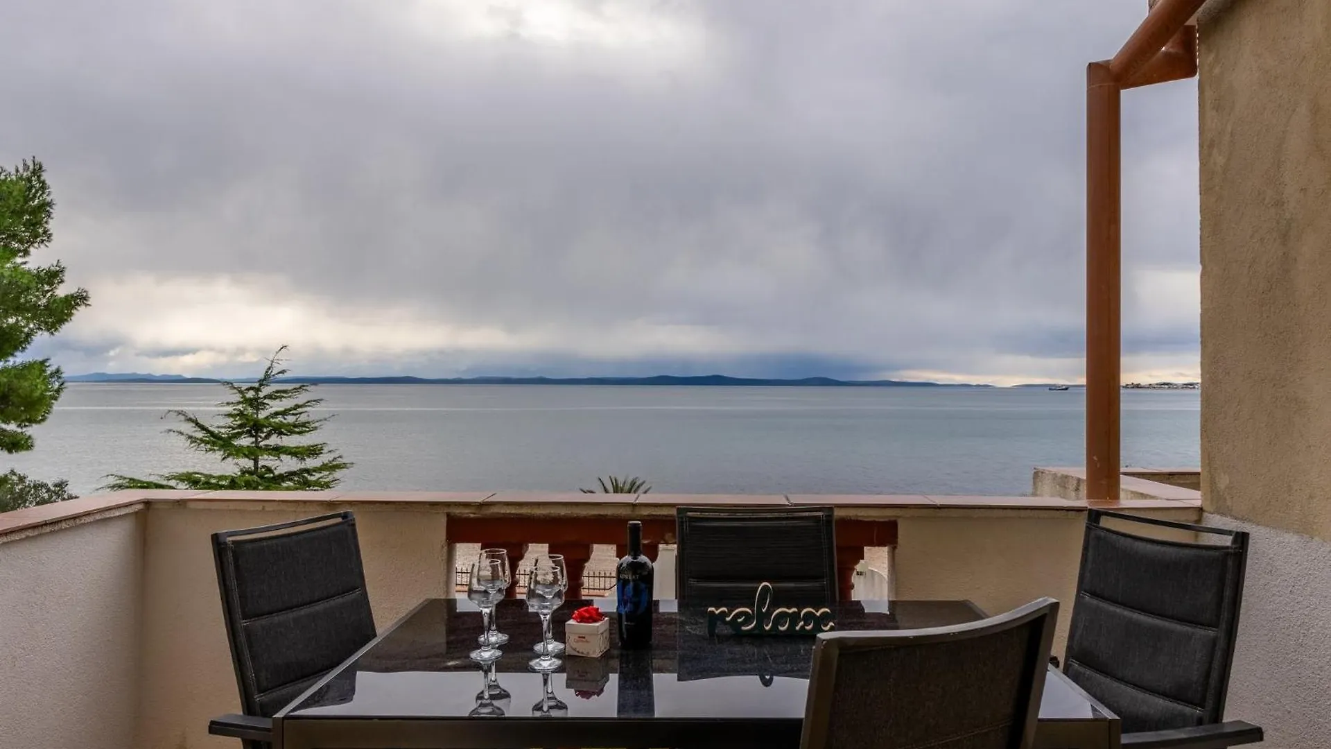 Family Friendly Seaside Apartments Vir - 22115