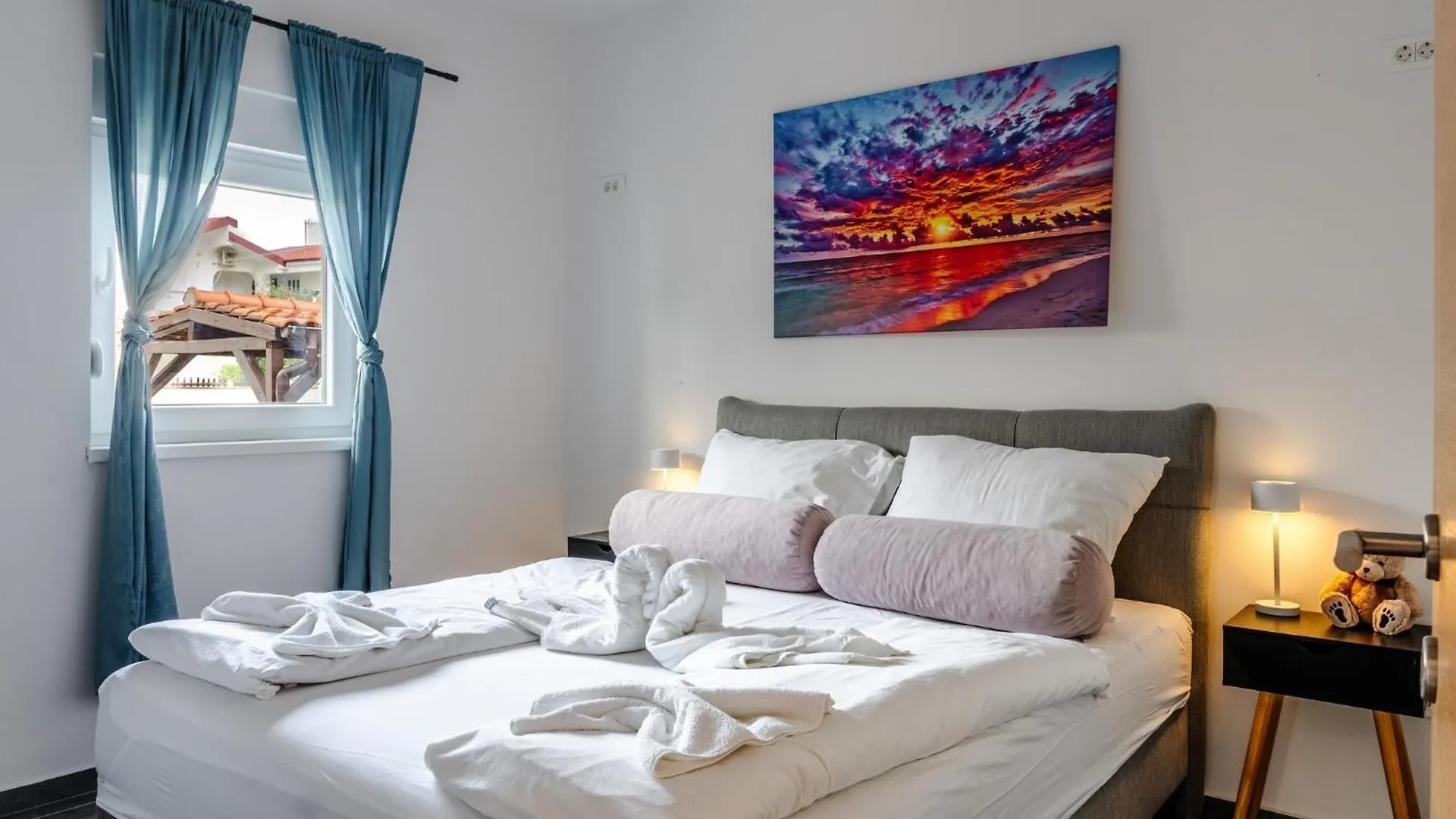 Family Friendly Seaside Apartments Vir - 22115