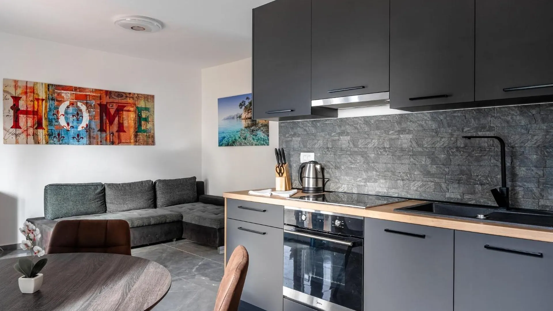 Family Friendly Seaside Apartments Vir - 22115