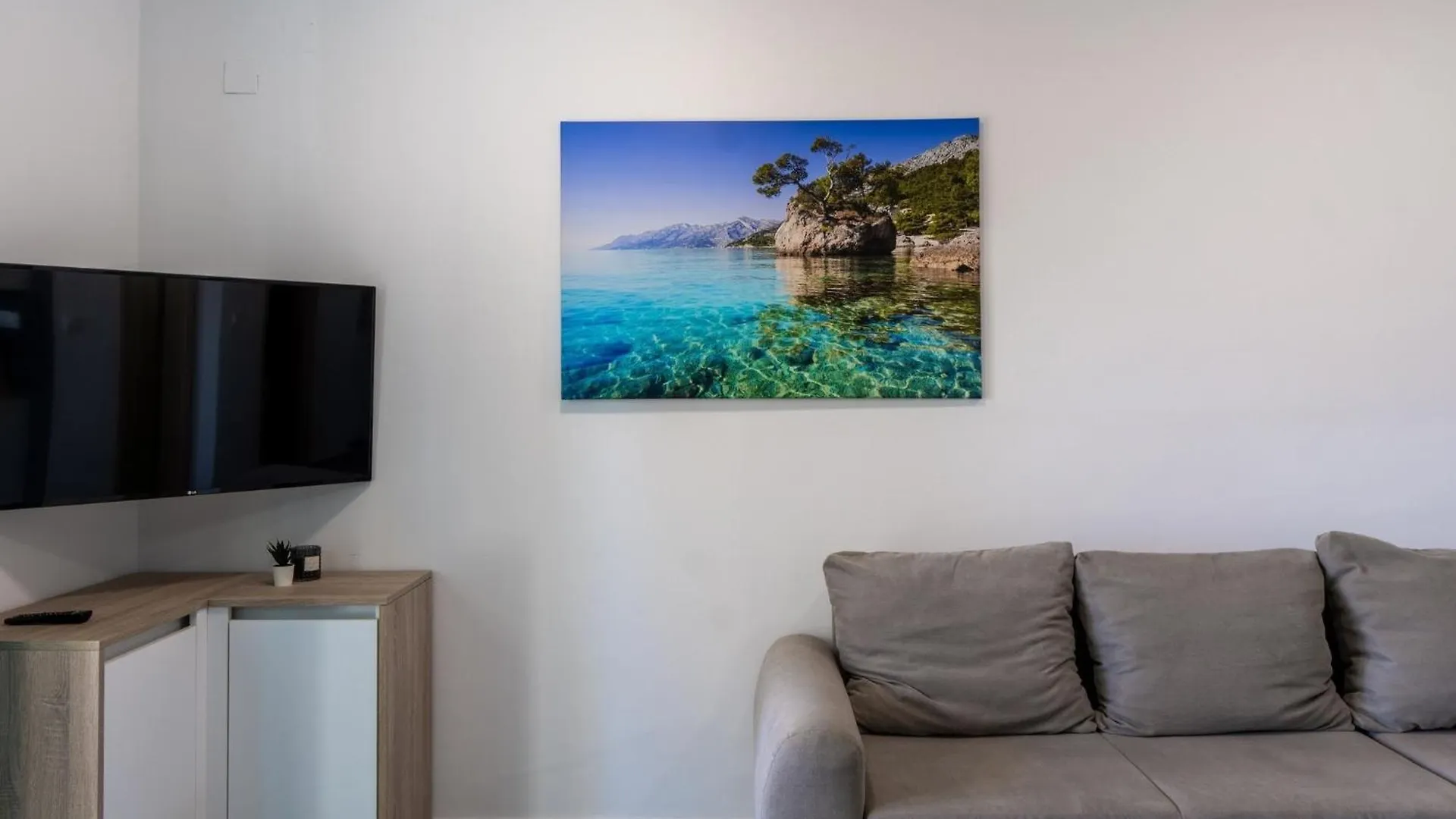 Family Friendly Seaside Apartments Vir - 22115
