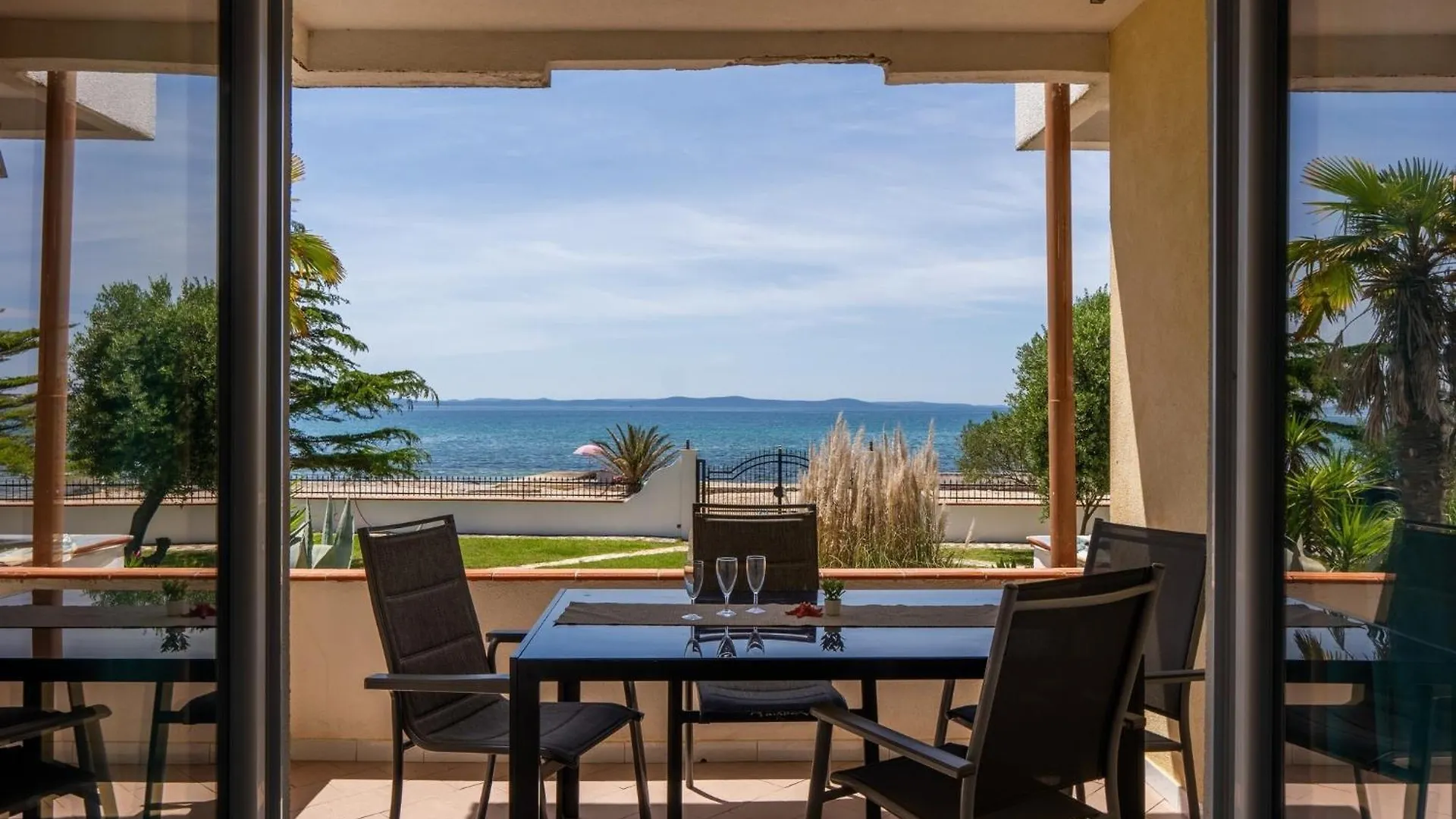 Family Friendly Seaside Apartments Vir - 22115