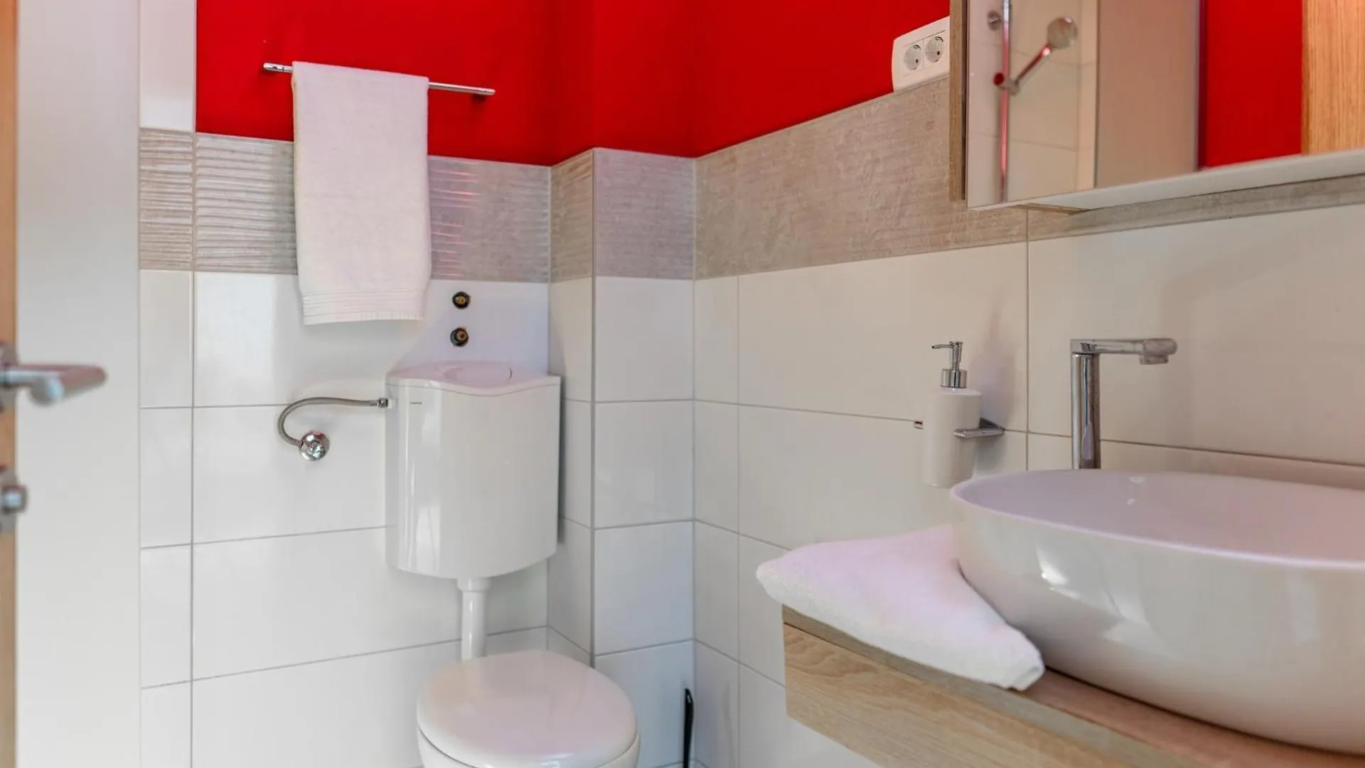 Family Friendly Seaside Apartments Vir - 22115
