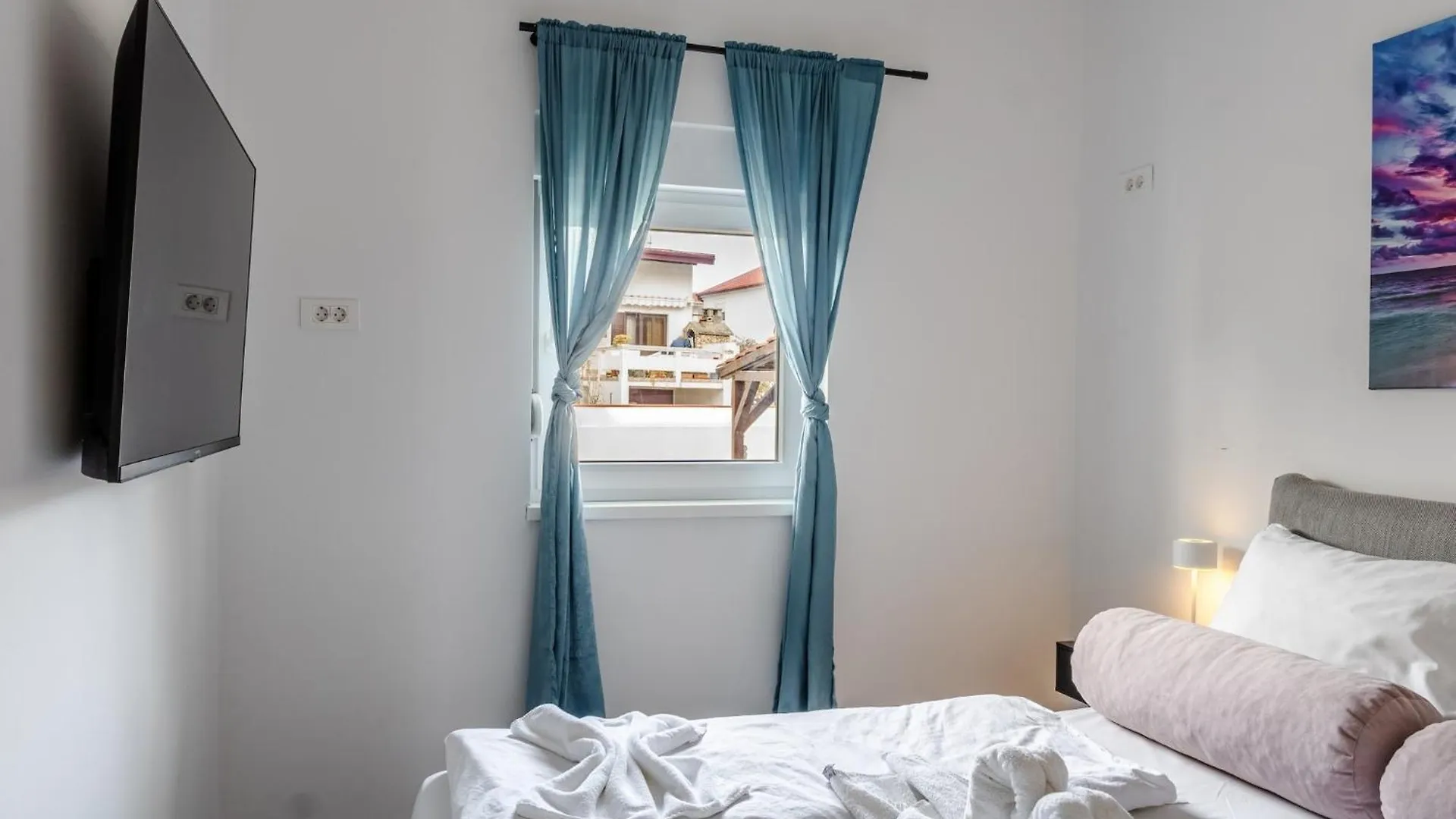 Family Friendly Seaside Apartments Vir - 22115