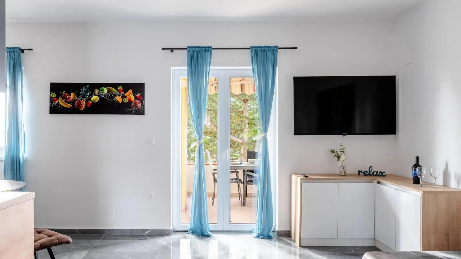 Family Friendly Seaside Apartments Vir - 22115